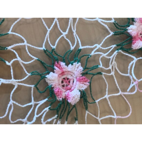 LOT of 6 VTG  Handmade crochet doilies. - Picture 9 of 16